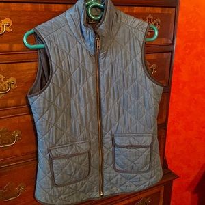 Hayes blue quilted vest. Size medium.
